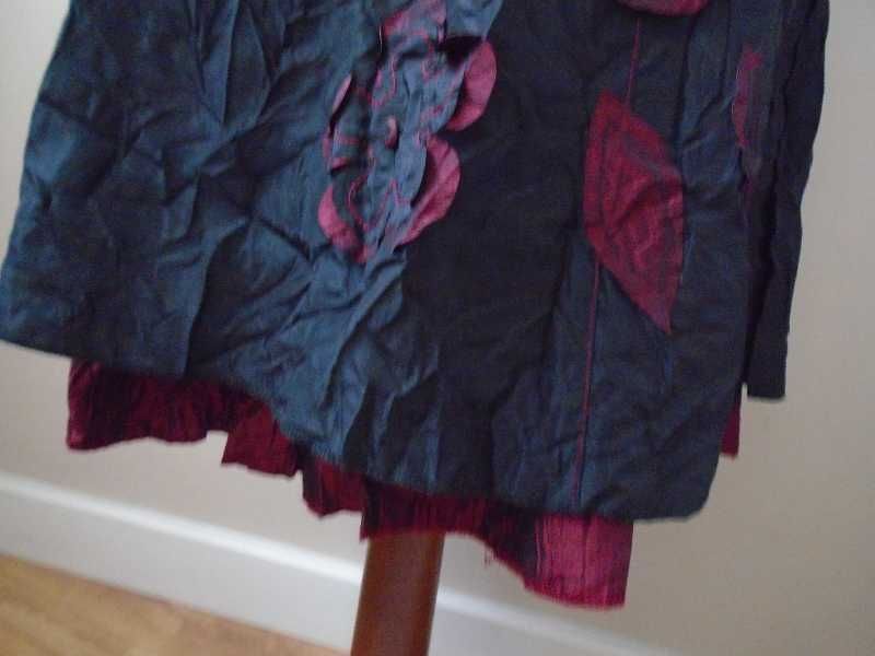 Vestido saia dupla/sobreposta, tecido enrugado