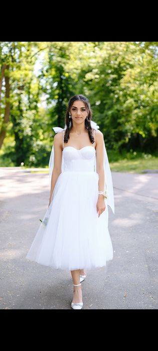 Продаю розкішну  весільну/ випускну сукню!