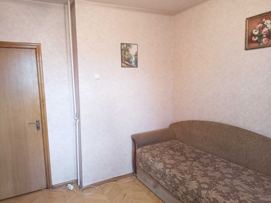 Кімната комната метро харківська позняки для дівчини
