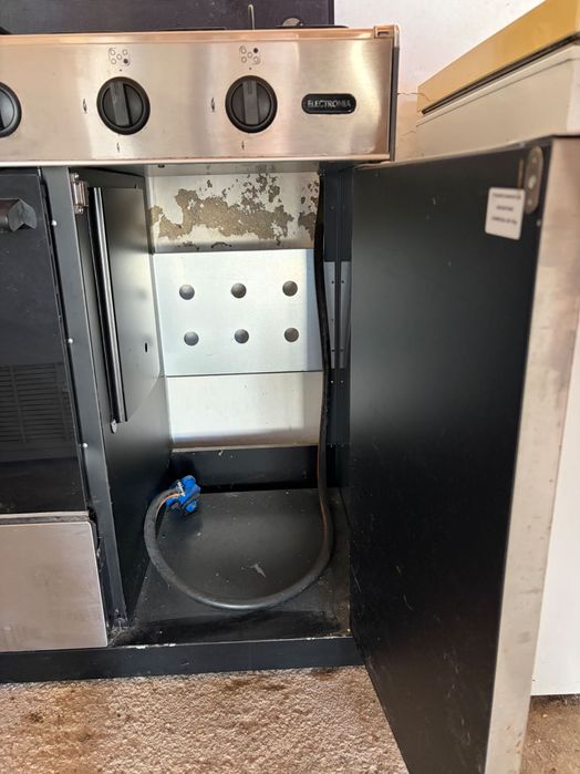 Fogão de 5 bicos com forno