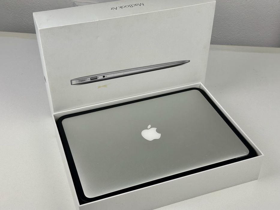 MacBook Air 13” Early 2015 | i5 1.6 GHz | 8GB RAM | SSD | Monterey