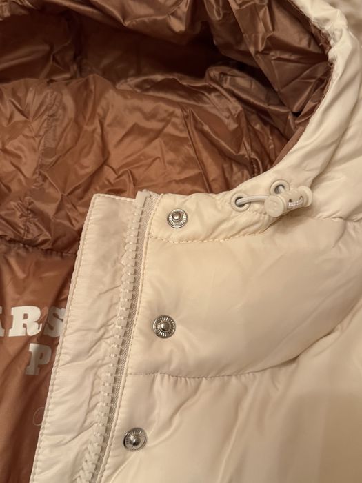 Продам нову бежеву куртку Pink