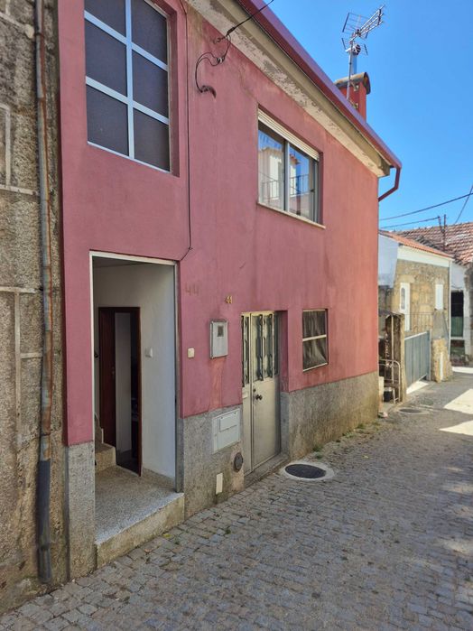 Casa para venda em Paranhos da Beira
