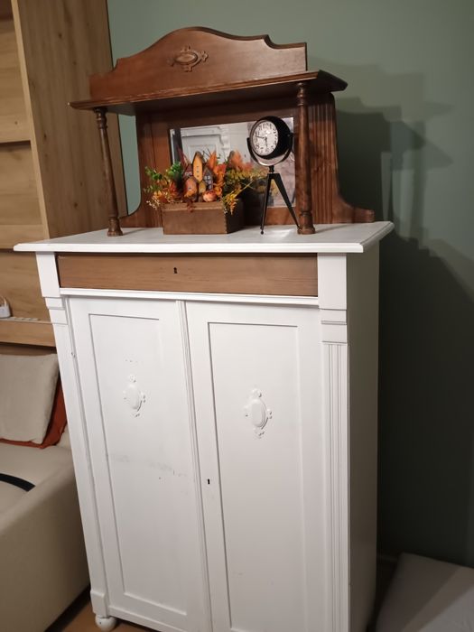 Bieliźniarka stara drewniana szafka