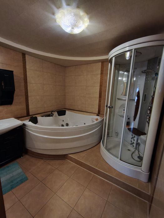 Оренда 3 кімнатна квартира на бульварі Шевченка в місті Черкаси. 145м2