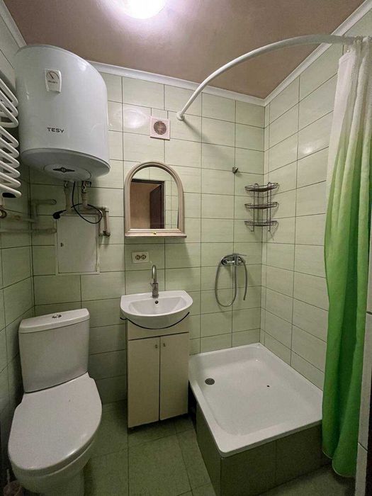 Продається 1 кім. біля парку Шевченка