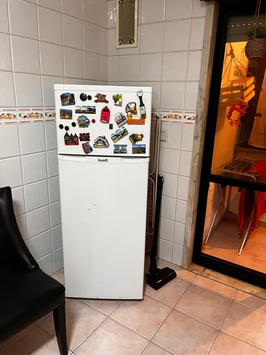 Frigorífico com congelador