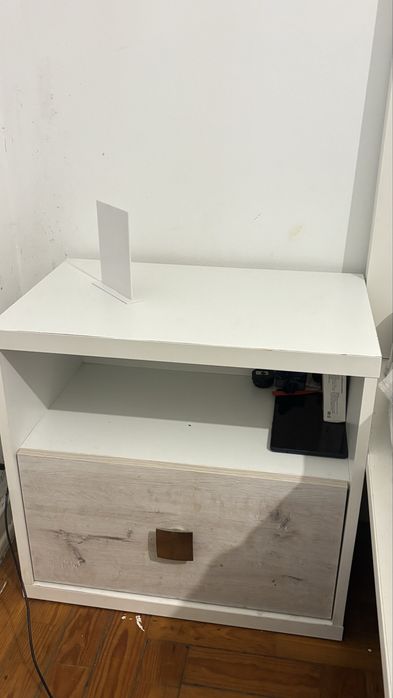 Conjunto de Quarto Moderno (Roupeiro de Correr + Cómoda + 2 Mesas de Cabeceira)