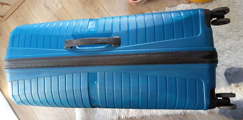 Duża walizka American traveller