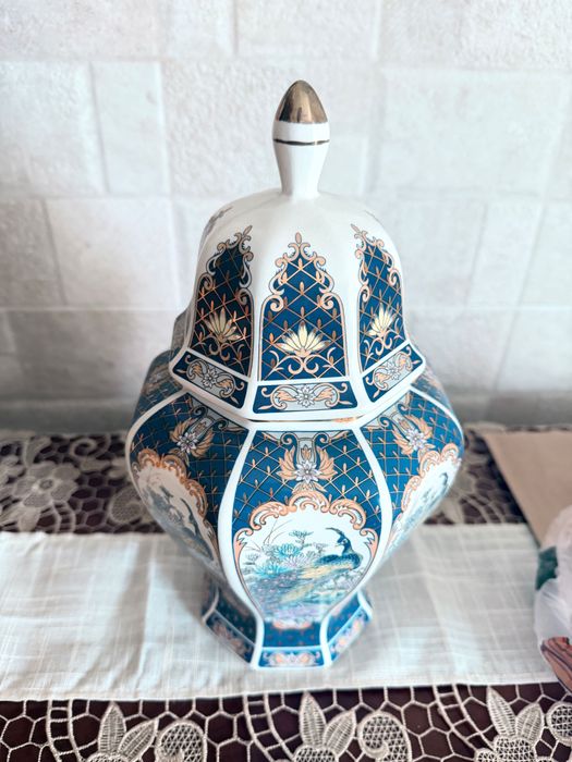 Pote de ceramica com 22cms de altura