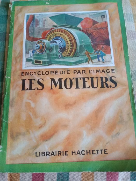 Livro antigo Lês Moteurs
