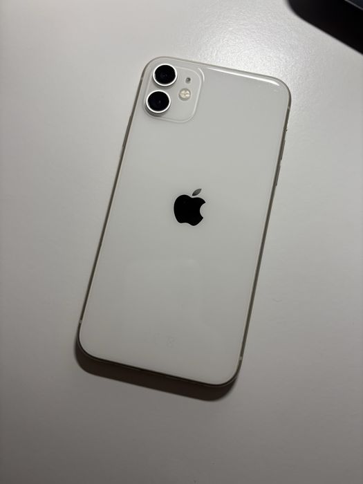Iphone 11 biały w dobrym stanie