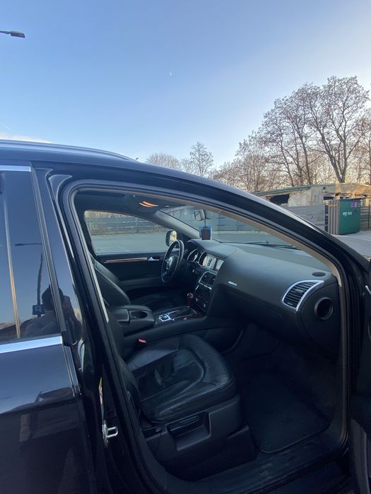 Audi Q7 w super stanie