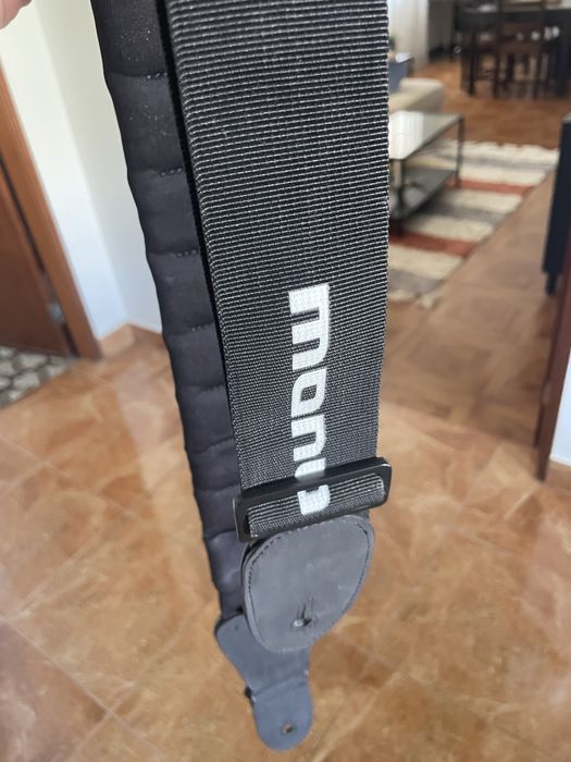 Mono Strap Short