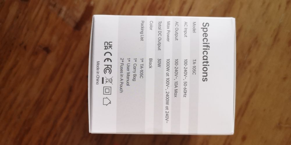 Adaptador de tomada universal NOVO