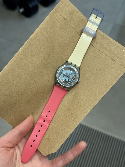 Годинник swatch