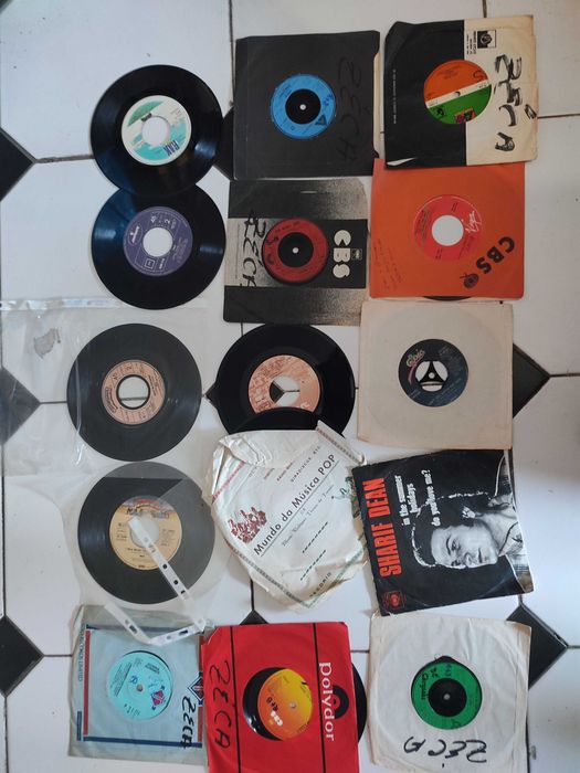 65 Discos Single