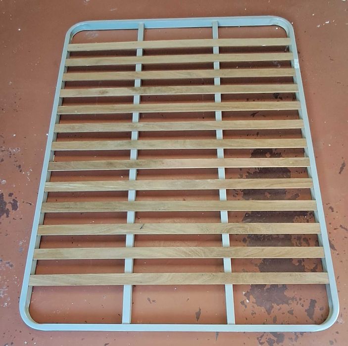 Conjunto de colchão e estrado