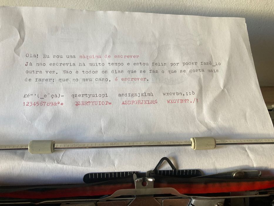 Máquina de escrever ** Antares
