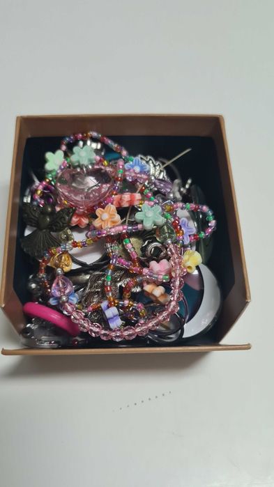 Lote Bijuteria para DIY / Manualidades / Loisirs Créatifs (Com Caixa)