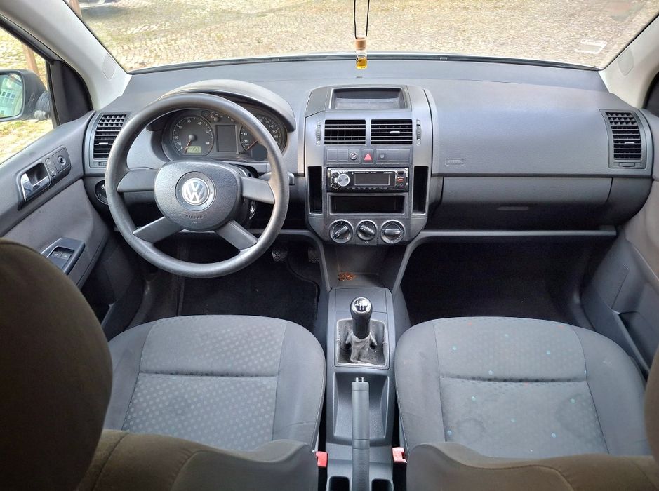 VW Polo 1.2i 12v 5Portas Nacional 02