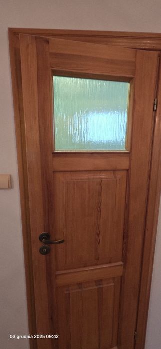 Drzwi drewnine, futryny, ościeżnice