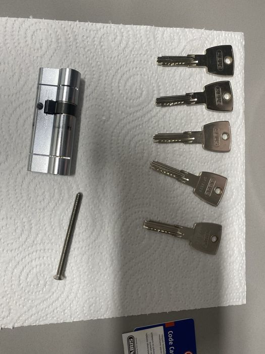 Fechadura nova com 4 meses de uso