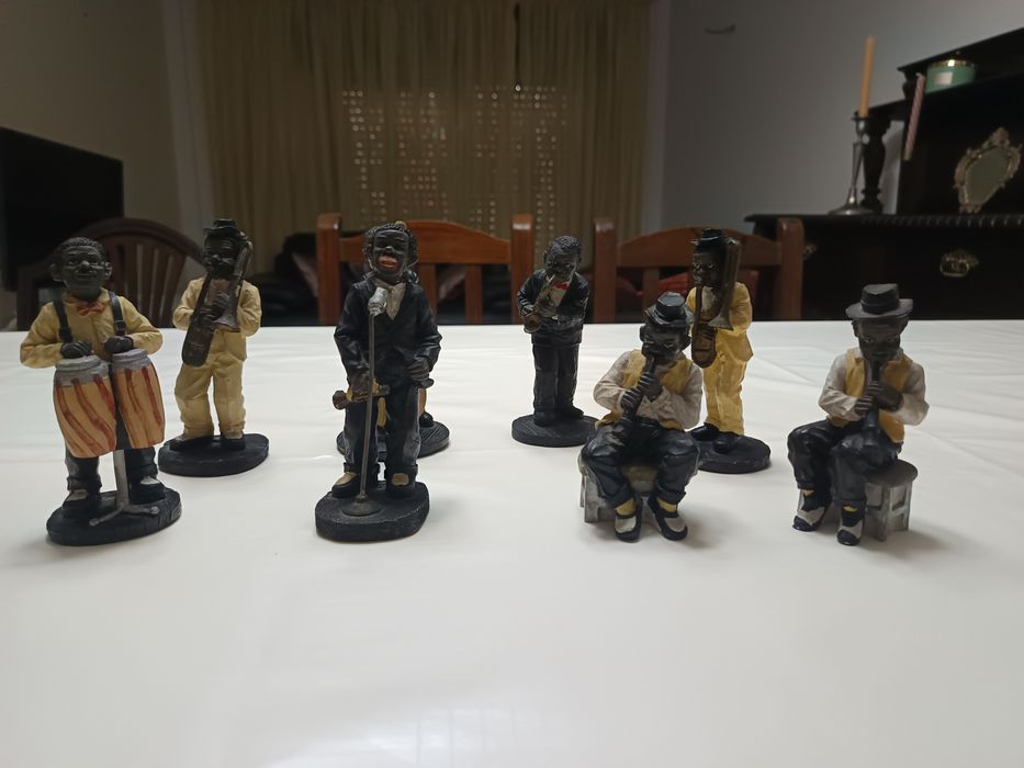 Figuras de porcelana.8 peças.