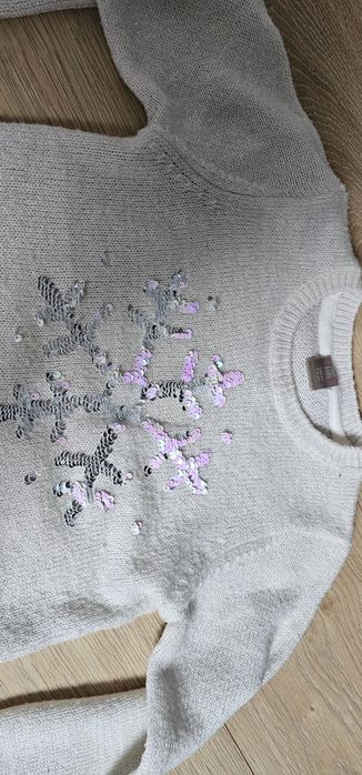 128 Sweter biały pepco ze śnieżynką