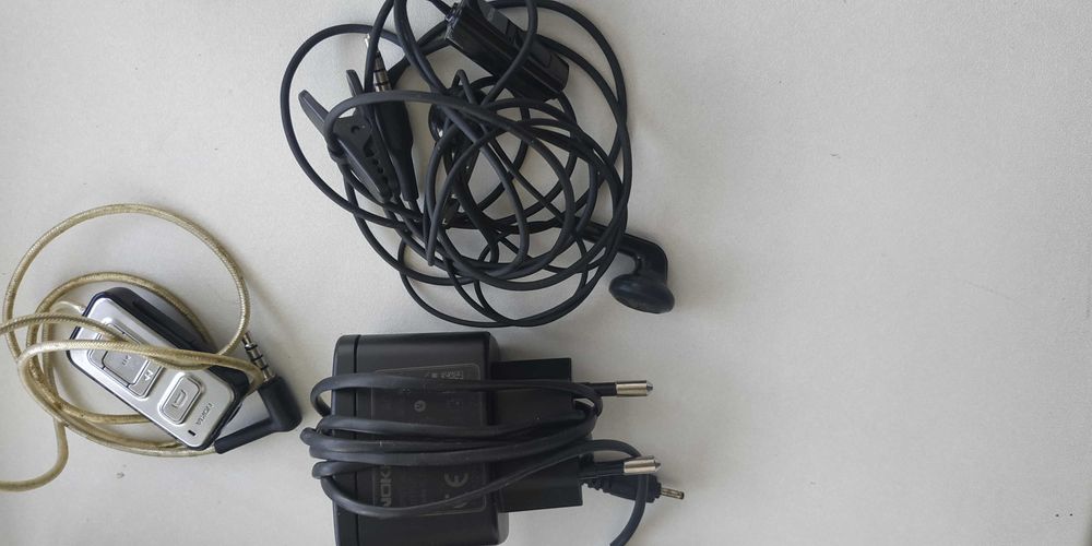 Телефон Nokia 5228