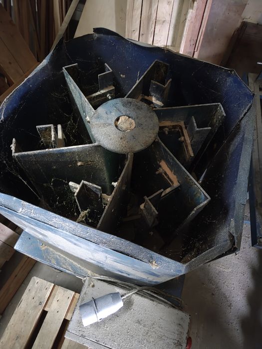 Klockarka karuzelowa Lignuma