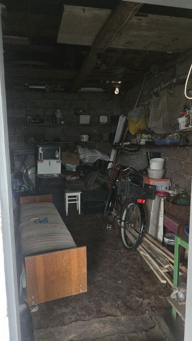 Продаж приватизованої  земельної ділянки з гостьовим будиночком