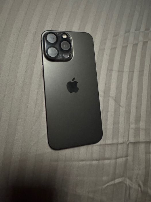 Продам телефон IPhone 15 pro Max 256G