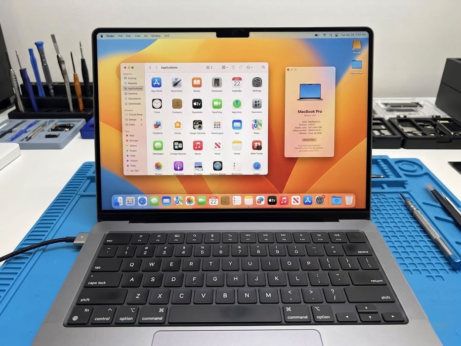 Заміна екрана MacBook у Києві | Гарантія | Нова Пошта