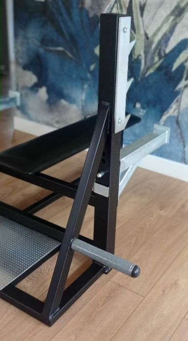 Ławka treningowa płaska olimpijska z asekuracją  SIŁOWNIA