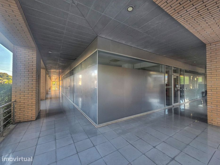 Espaço comercial nas Galerias Jerónimo