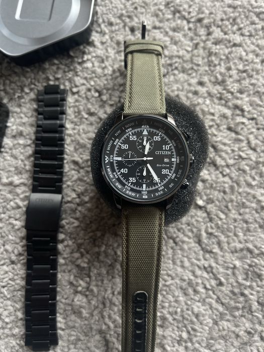 Relogio com duas braceletes