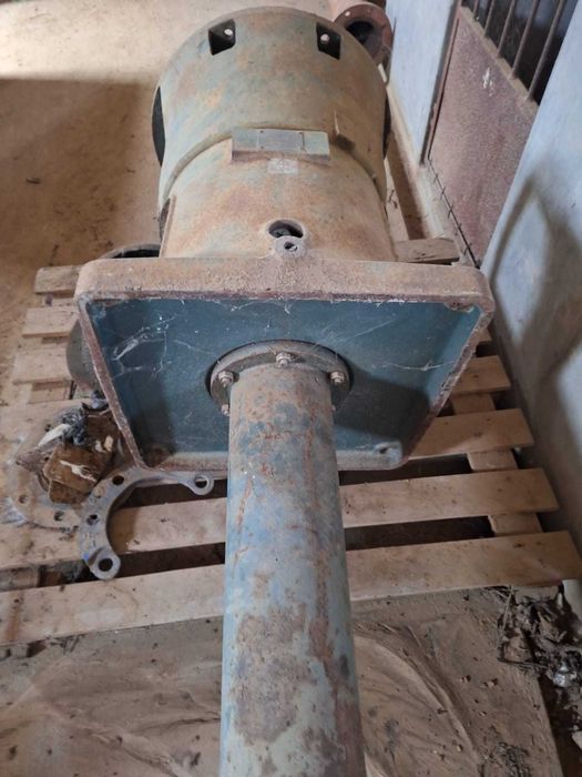 Bomba de Furo Vertical Completa c/ Motor Trifásico 100 CV (75 kW)
