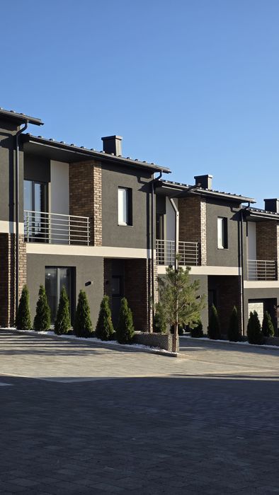 Продається зданий Таун хаус з ділянкою 2 сотих в готовому комплексі