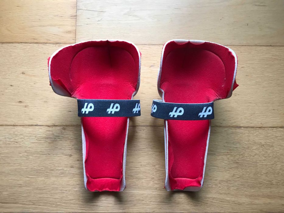 Joelheiras caneleiras de protecção HP.