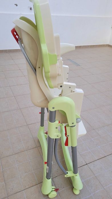 Cadeira de refeição de bebé
