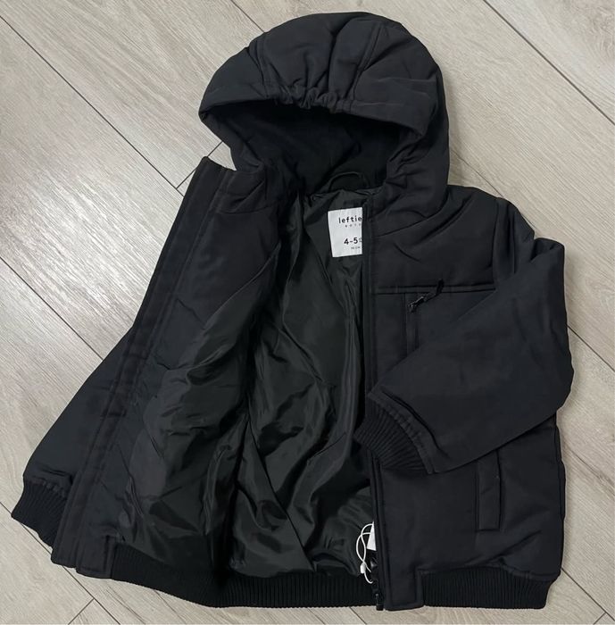 Нова демісезонна куртка на хлопчика 110 см і 116 см