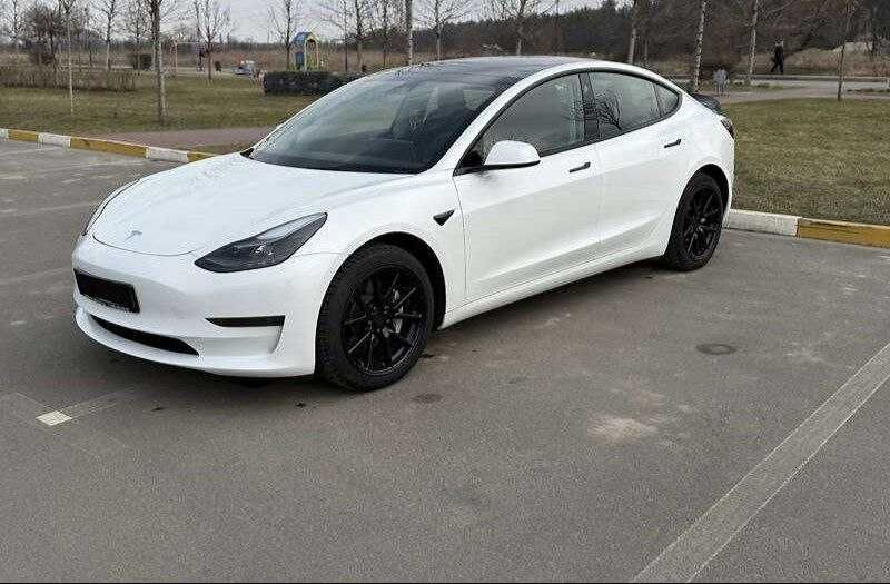 Tesla Model 3 2023