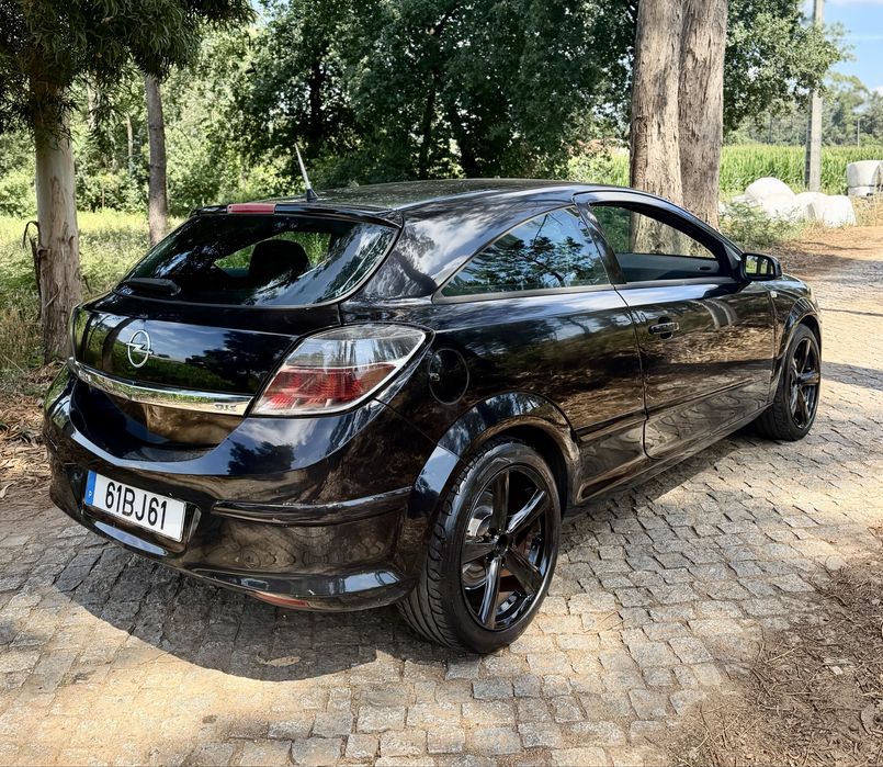 Opel Astra GTC — fotografia 4