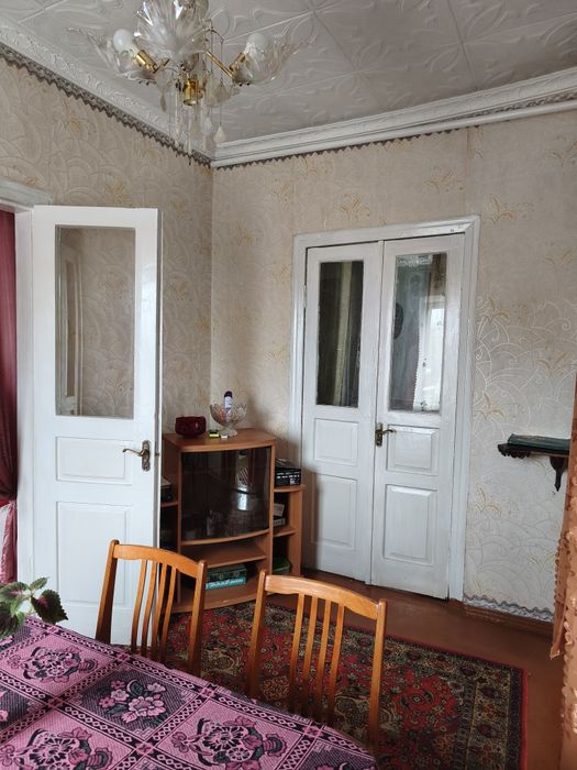 Продам будинок в центрі міста Верхньодніпровс.