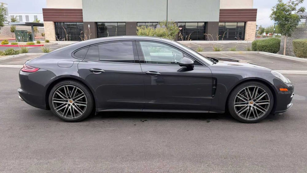 Porsche Panamera      2018