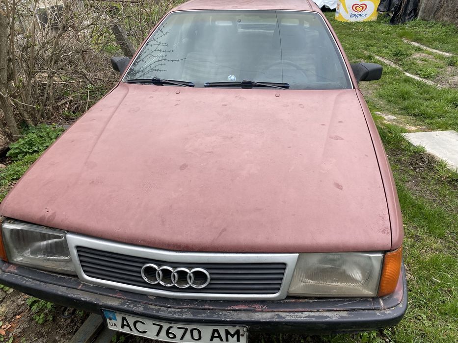 Продам терміново Audi 100 на запчастини