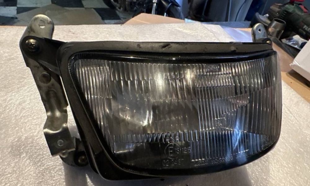Lampa Przód Przednia Suzuki RF 600 RF600