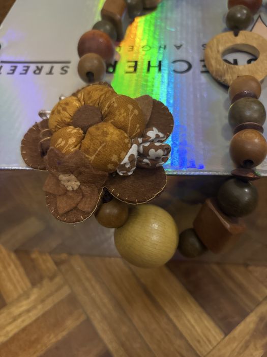 Colar feito à mão