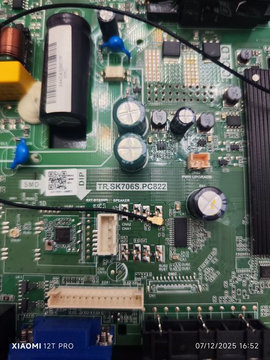 Placa principal TP-Sk706S-PC822
- Placa T-CON DCBDU-C196A_04